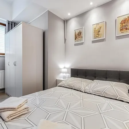 Apartament Okrzei Apartmán *